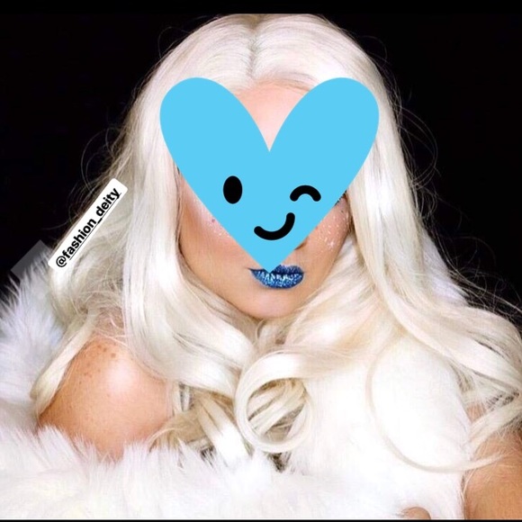 ❄️PIPER  24” WHITE PLATINUM  LACEFRONT Wig*NWT*❄️